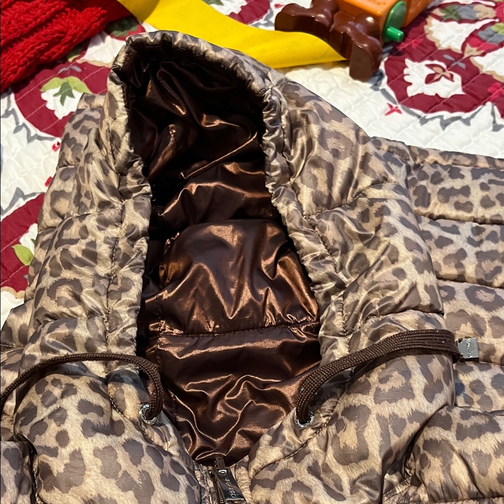 Calvin Klein Leopard Print Puffer Jacket - Picture 12 of 12